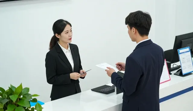 反光路标选型中的关键性能指标分析